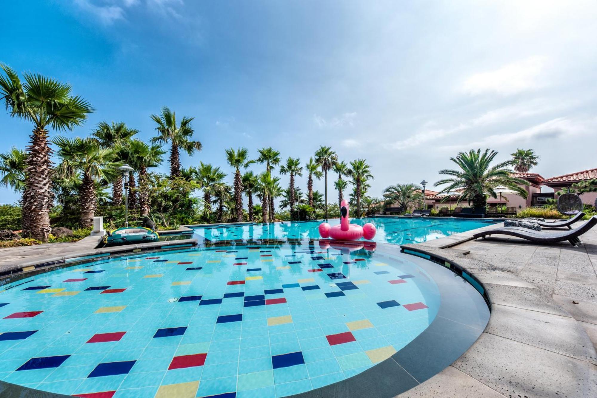 Palm Valley Resort Seogwipo Exterior photo