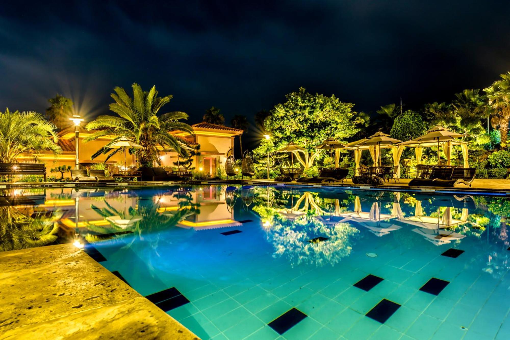 Palm Valley Resort Seogwipo Exterior photo