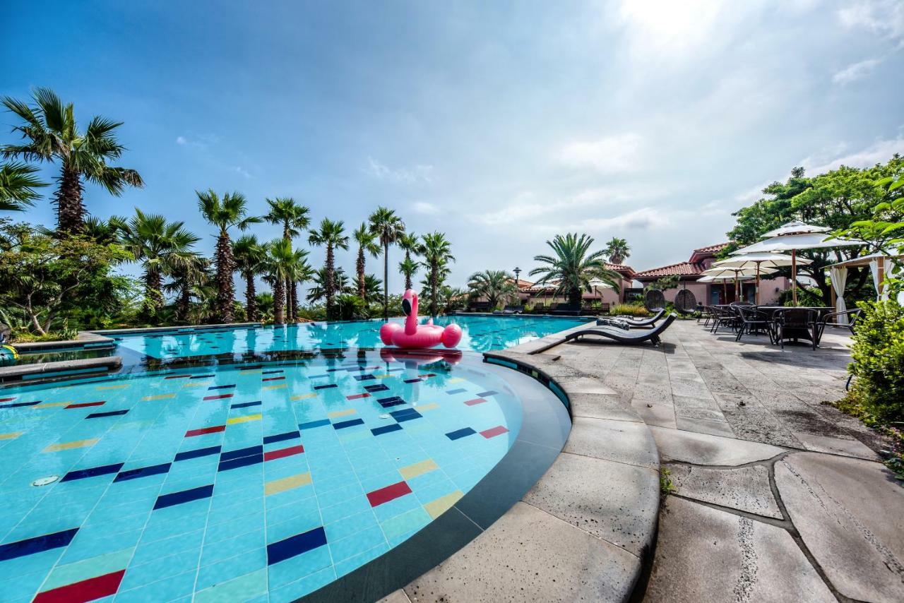 Palm Valley Resort Seogwipo Exterior photo