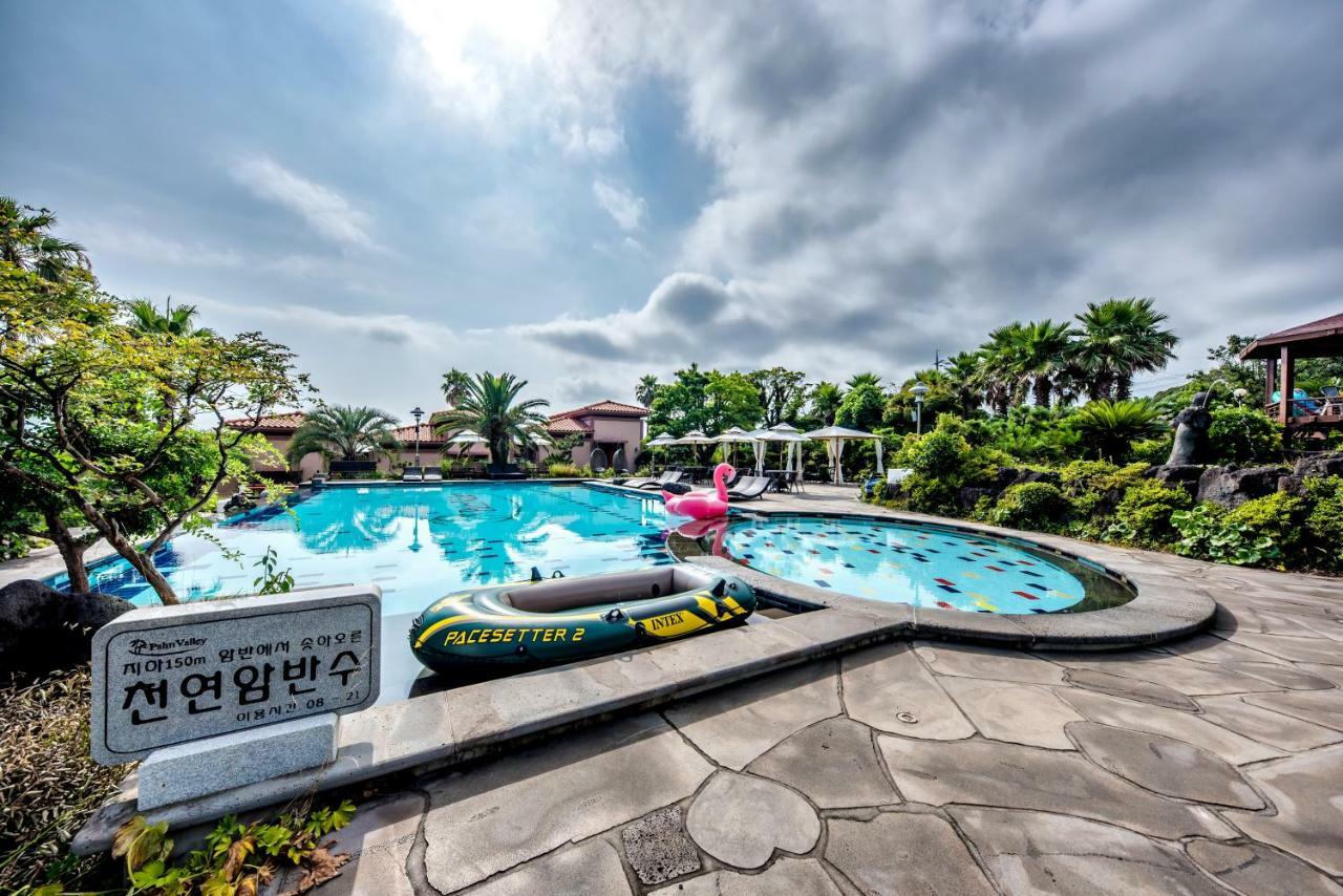 Palm Valley Resort Seogwipo Exterior photo