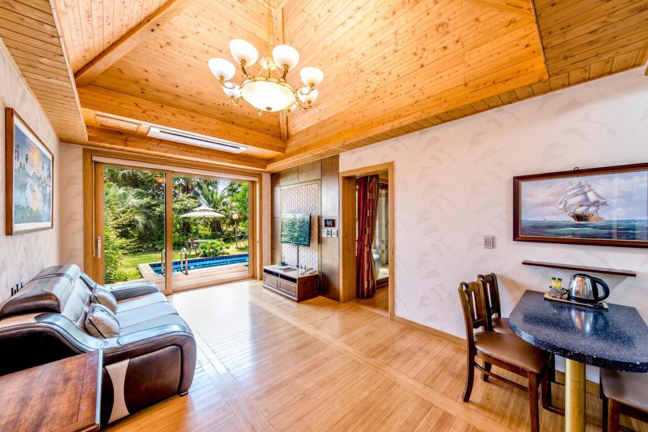 Palm Valley Resort Seogwipo Exterior photo